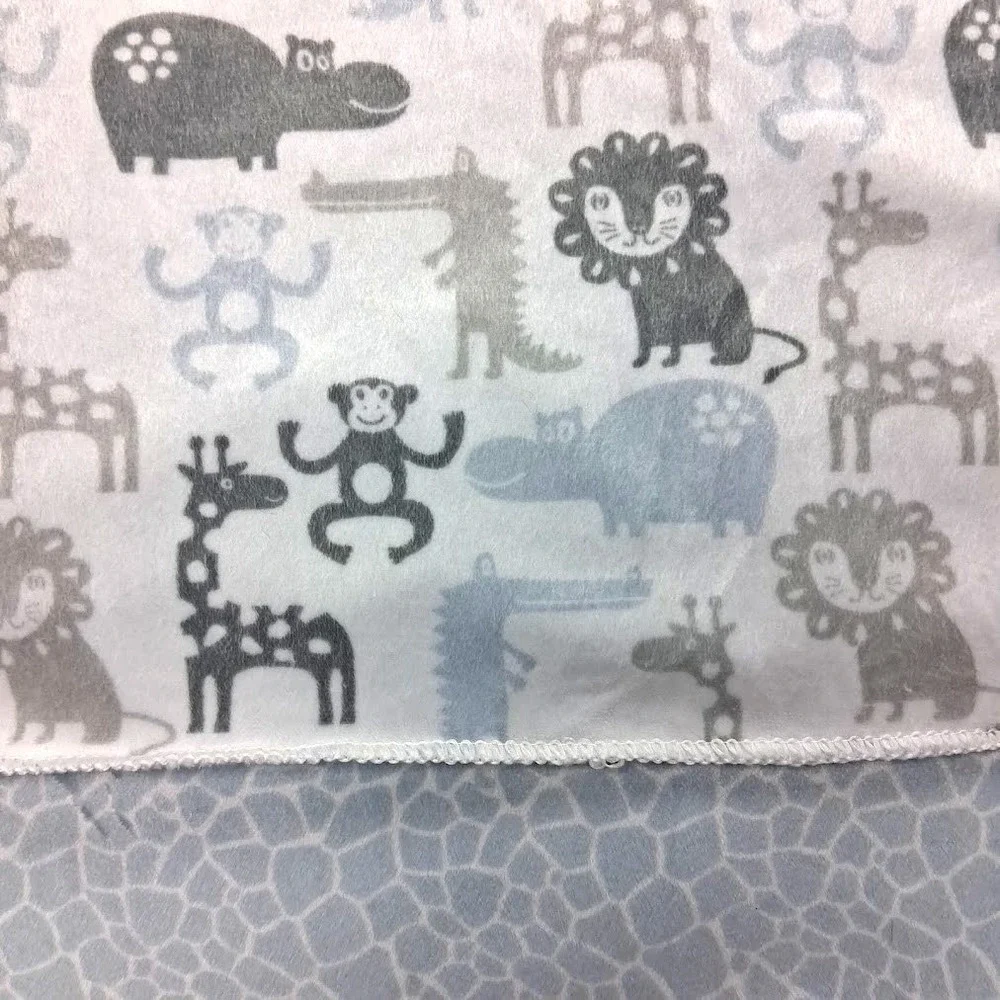 SL Home Fashions Blue Giraffe‎ Print White Jungle Animals Baby Blanket RN 119741